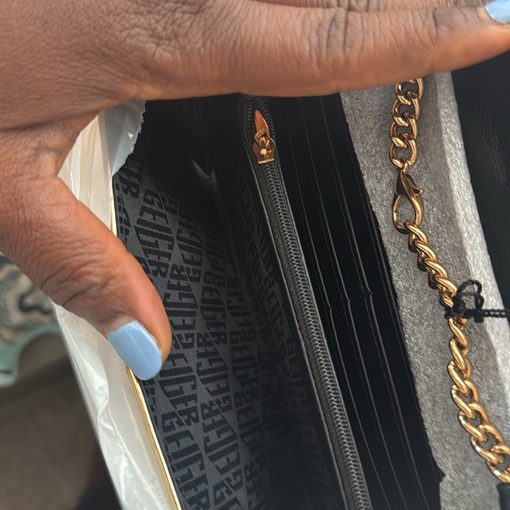 - Kurt Geiger London SoHo Leather Chain Wallet
Kurt Geiger London - Picture 8 of 15